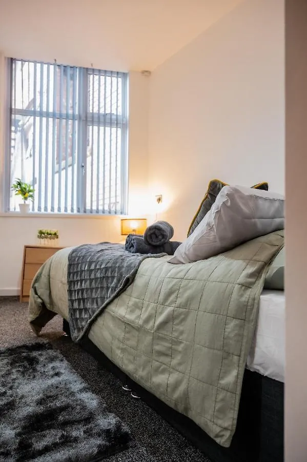 Bv Homely 1 Bedroom Apartment At Shallow Hill Leeds Huddersfield