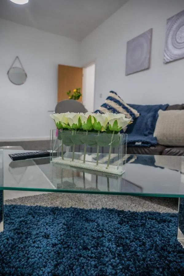 Bv Homely 1 Bedroom Apartment At Shallow Hill Leeds Huddersfield